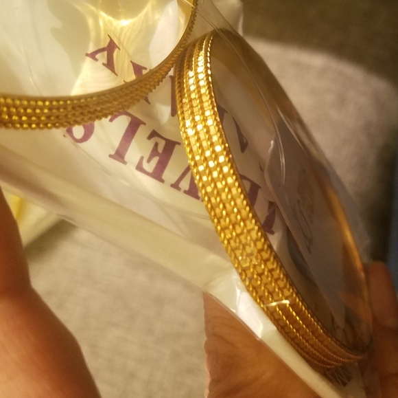 Golden bangles for Indian celebrations - Picture 1 of 2